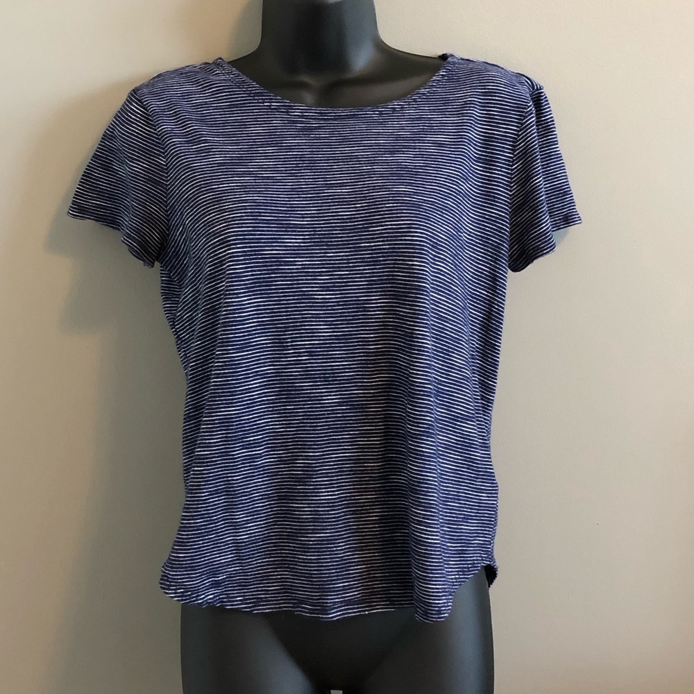 T shirt Navy white stripe. Large